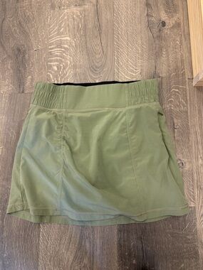 Prana Olive Green and Black Elastic Waist Shorts/skirt